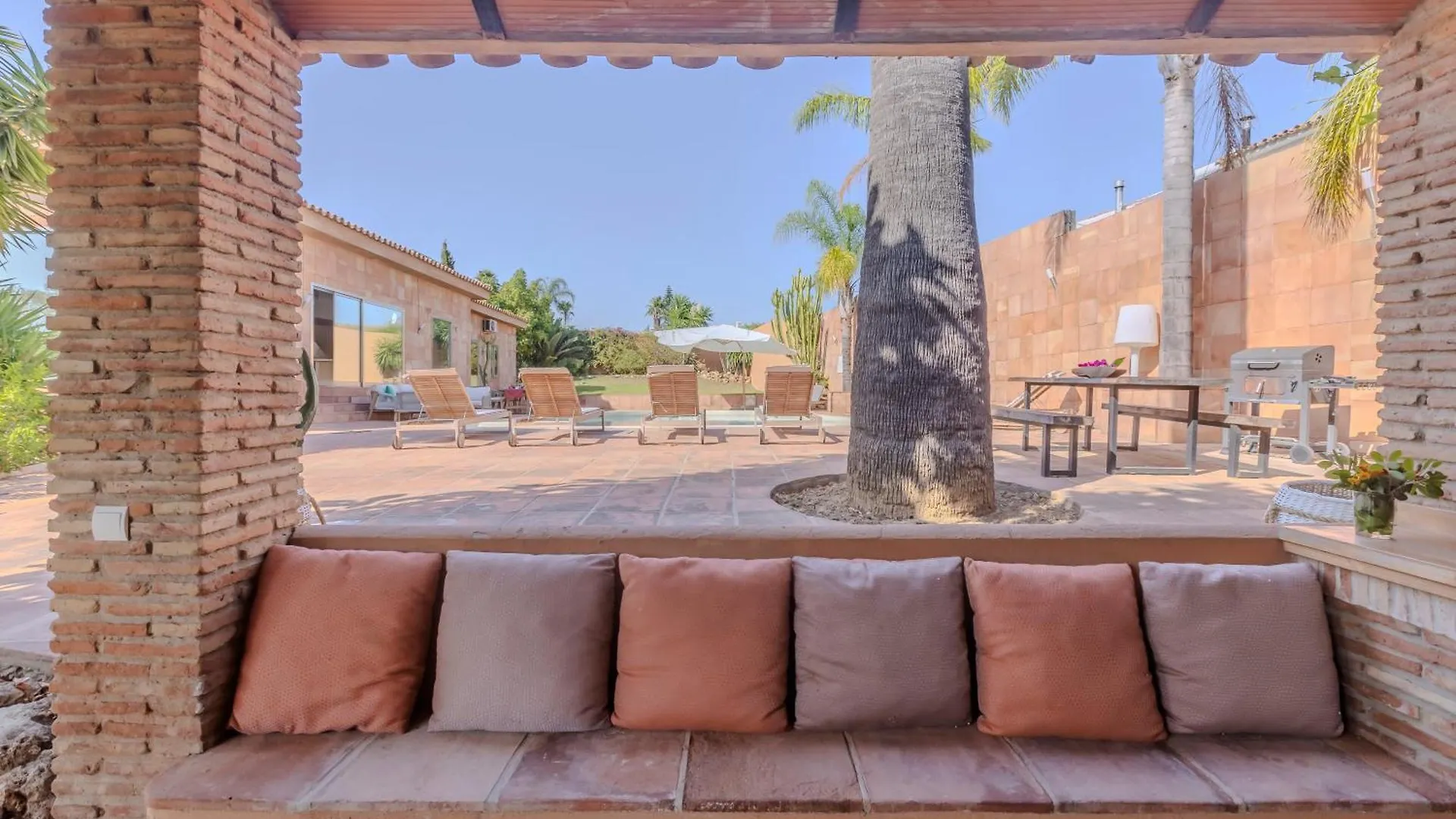 Luxury Villa Kaya Estepona 0*,